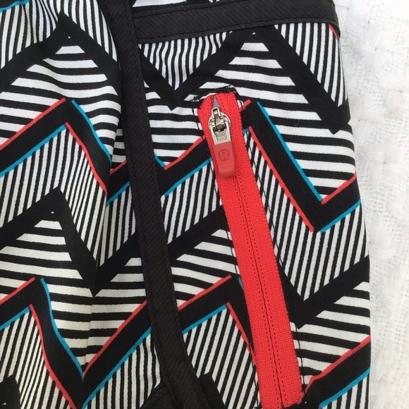 Lululemon 2014 Seawheeze Tracker Shorts II 3D Chevron 4 - Picture 3 of 7